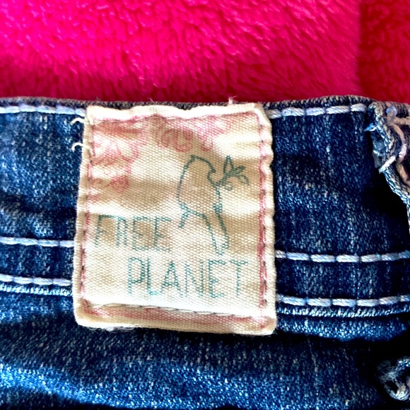 Free Planet Girls jean shorts - Picture 3 of 7